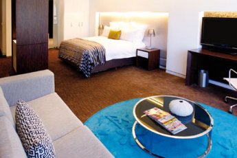 15-on-orange-hotel 2552