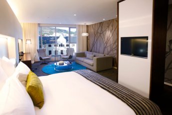 15-on-orange-hotel 2553