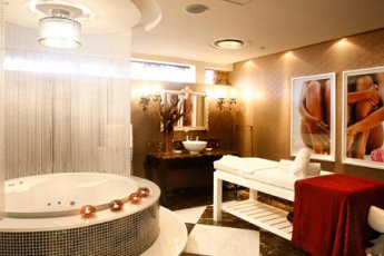 15-on-orange-hotel 2570